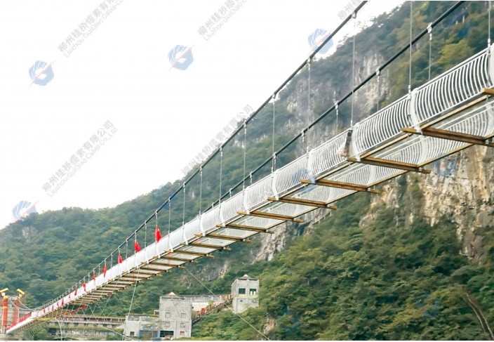 四川绵阳九皇山悬索桥
