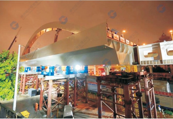 上海北横通道顶推施工