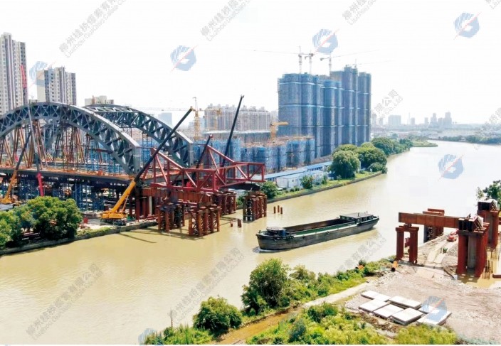 浙江湖州南林大桥系杆拱桥顶推施工