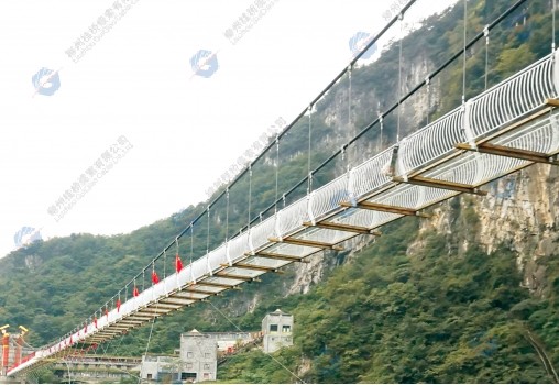 四川绵阳九皇山悬索桥